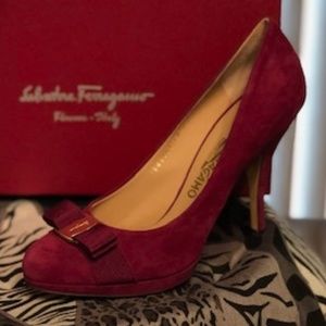 Salvatore Ferragamo designer women's shoes 9.5B